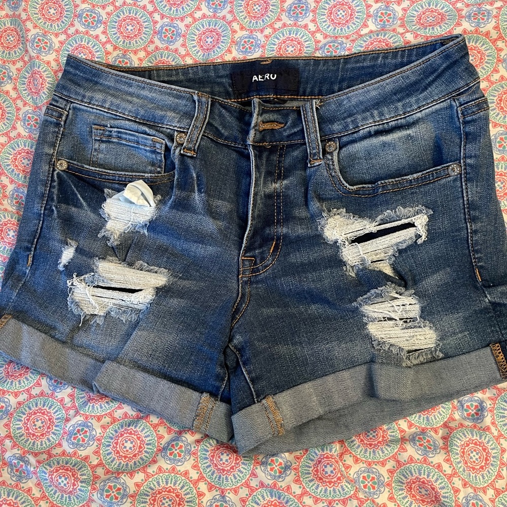 Nice ripped shorts for summer time !